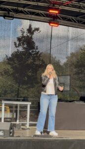 Sängerin Anina